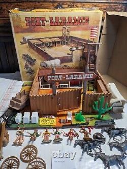 Fort laramie COMANSI 118 un peu de casse et quelques manques