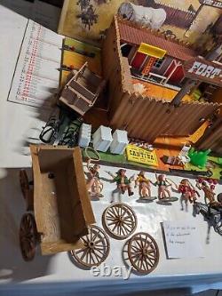 Fort laramie COMANSI 118 un peu de casse et quelques manques