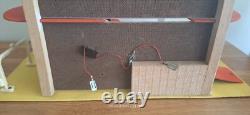 Garage MGF, no Depreux Pour Voiture Dinky Toys Norev, etat neuf en boite