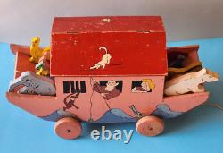 JOUET ANCIEN DE PLANCHER EN BOIS DECORE ARCHE DE NOE AVEC 11 ANIMAUX 1937's