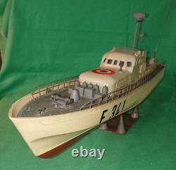 JOUSTRA F 341 vedette garde côte radiocommandé vintage