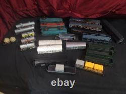 Jouef Lot de près de 3kg de rails et 24 wagons et loco