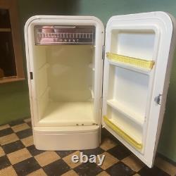 Jouet Ancien Frigo Vintage En Tole Laquee Super Lady Amb Bologne Italy