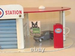 Jouet Ancien Garage Station Service Esso Pour Voiture Miniature Norev Dinky Cij