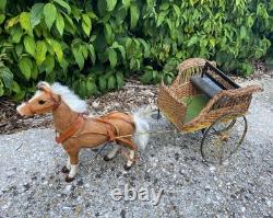 Jouet Cabriolet hippomobile cheval miniature déco poupée taille Parisienne XXème