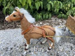 Jouet Cabriolet hippomobile cheval miniature déco poupée taille Parisienne XXème