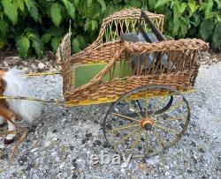 Jouet Cabriolet hippomobile cheval miniature déco poupée taille Parisienne XXème