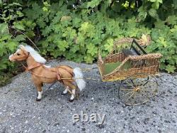 Jouet Cabriolet hippomobile cheval miniature déco poupée taille Parisienne XXème