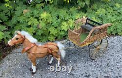 Jouet Cabriolet hippomobile cheval miniature déco poupée taille Parisienne XXème