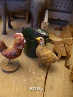 Jouet. Ecurie G LENOBLE avec nombreux accessoires dont un cheval, Rare