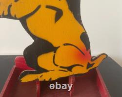 Jouet Jeu Ancien Art Forain Passe-boules Chien En Bois Peint Au Pochoir