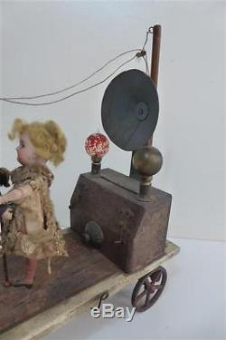 Jouet à trainer Poupées mignonettes valse bal Balèti TSF radio électricité 1900