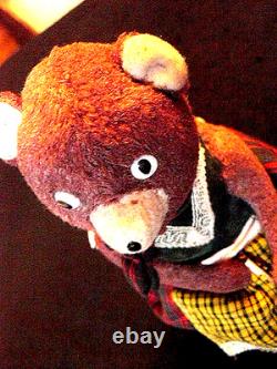 Jouet ancien à pile des 60's mme ourse passe l'aspirateur