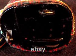 Jouet ancien à pile des 60's mme ourse passe l'aspirateur