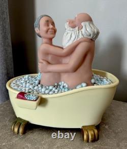 Jouet ancien en plastique drôle d'action vie sexuelle d'un vieux couple