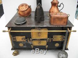 Jouet tôle cuisinière