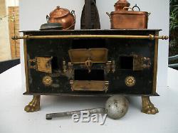Jouet tôle cuisinière
