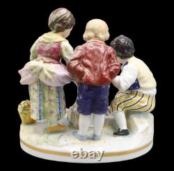 LES JOUEURS DE DAMES vers 1900 / porcelaine