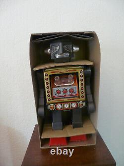 LOT 2 ROBOTS TOLE ET PLASTIQUE-S. H HORIKAWA GEAR-ATTAKING MARTIAN-1960s/1970s