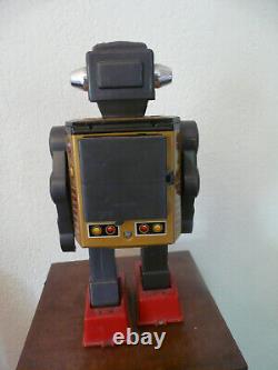 LOT 2 ROBOTS TOLE ET PLASTIQUE-S. H HORIKAWA GEAR-ATTAKING MARTIAN-1960s/1970s