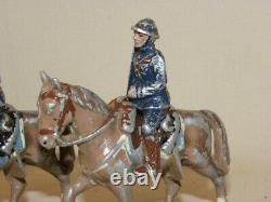 Lot D'ancienne Figurine Et Accessoire Quiralu En Aluminium Soldat Cavalier ++