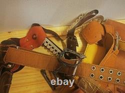 Lot divers Holsters balles menotte insignes Cuir