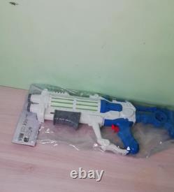 Lot jouets et jeux anciens/modernes console portable, pistolet, accessoires