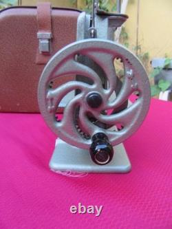 Machine à coudre SINGER pour enfant Fonctionne avec sacoche- vintage