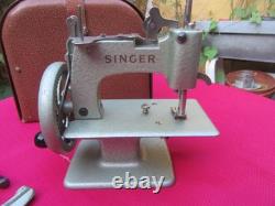 Machine à coudre SINGER pour enfant Fonctionne avec sacoche- vintage