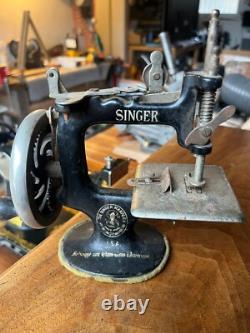 Machine à coudre singer ancienne Jouet pour enfant Année 1930