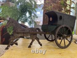 Magnifique Carrosse En Tôle, Jouet Ancien