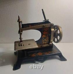 Magnifique Mini Machine À Coudre Ancienne Jouet De Collection Made In Germany