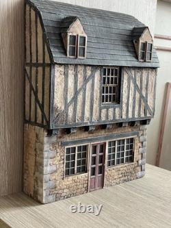 Maison Française Ancienne. Superbe! Diorama Et Scènes