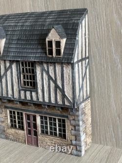 Maison Française Ancienne. Superbe! Diorama Et Scènes
