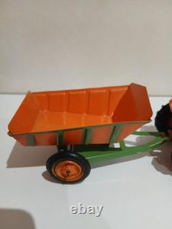 Modélisme C. I. J Tracteur Agricole et sa Remorque en tôle