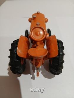 Modélisme C. I. J Tracteur Agricole et sa Remorque en tôle