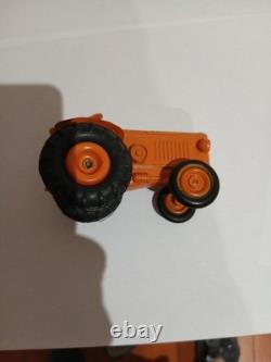 Modélisme C. I. J Tracteur Agricole et sa Remorque en tôle