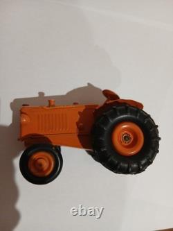 Modélisme C. I. J Tracteur Agricole et sa Remorque en tôle