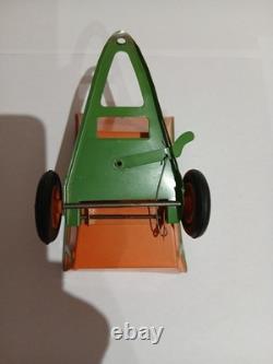 Modélisme C. I. J Tracteur Agricole et sa Remorque en tôle