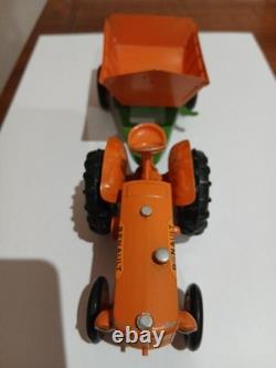 Modélisme C. I. J Tracteur Agricole et sa Remorque en tôle