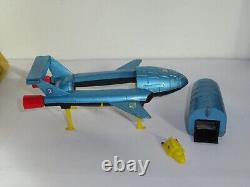 Navette Thunderbirds 2&4 Dinky Toys Meccano Ref 106 die cast Vintage (C619)