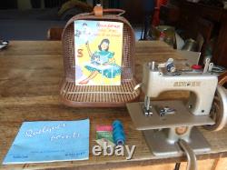 PETITE MACHINE à COUDRE SINGER JOUET ANCIEN+MALETTE+NOTICE ET ACCESSOIRS