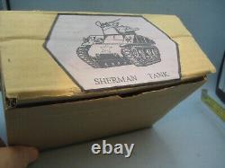 POLICHINELLE TOLE SANS MOTEUR REF 4802B RARE CHAR SHERMAN AU 1/32ème LOT 3
