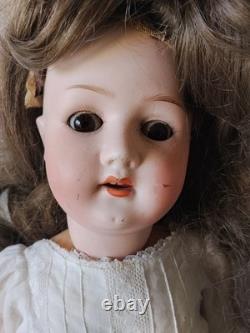 Poupée antique Heubach Koppelsdorf 250-4 tête en biscuit Allemagne 60 cm