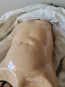Poupée antique Heubach Koppelsdorf 250-4 tête en biscuit Allemagne 60 cm
