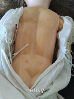 Poupée antique Heubach Koppelsdorf 250-4 tête en biscuit Allemagne 60 cm