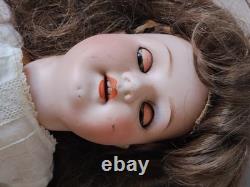 Poupée antique Heubach Koppelsdorf 250-4 tête en biscuit Allemagne 60 cm