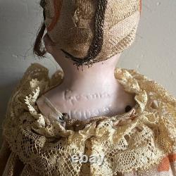 Poupée musicale Germany sur tige tête en porcelaine M3749