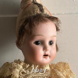 Poupée musicale Germany sur tige tête en porcelaine M3749