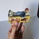 Rare Jouet Ancien 1930 Luge Tole Peinte 11 Cm Sur Roulettes Ski, Sport D'hiver